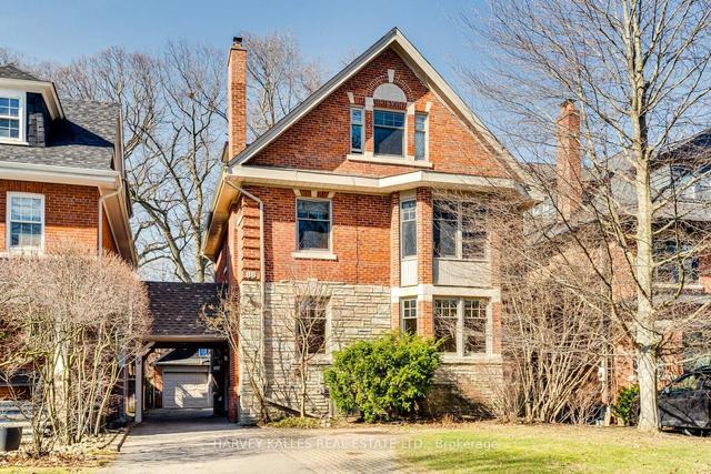 88 Wells Hill Ave, House detached with 4 bedrooms, 5 bathrooms and 9 parking in Toronto ON | Image 1