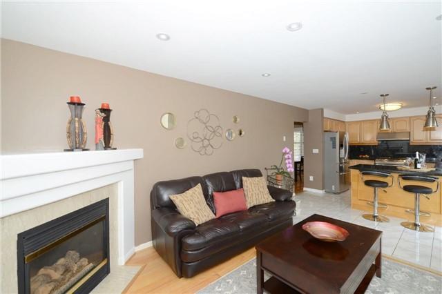 68 Trojan Cres, House detached with 3 bedrooms, 4 bathrooms and 3 parking in Markham ON | Image 7