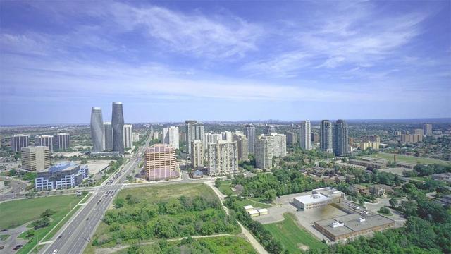 Lph3 - 220 Burnhamthorpe Rd W, Condo with 2 bedrooms, 2 bathrooms and 1 parking in Mississauga ON | Image 13