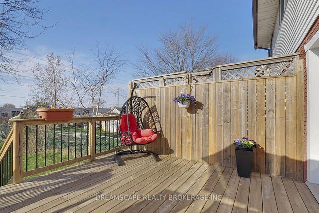 83 Woodrow Cres, House semidetached with 3 bedrooms, 2 bathrooms and 3 parking in London ON | Image 19