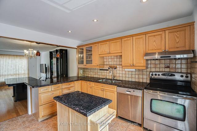 21 Black Hawk Way, Townhouse with 3 bedrooms, 4 bathrooms and 0 parking in Toronto ON | Image 2