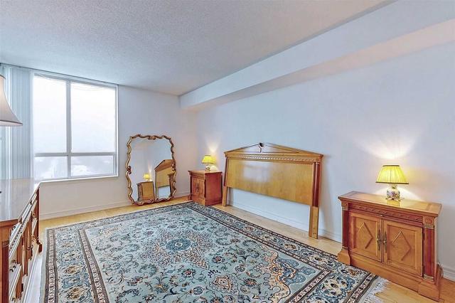 1009 - 2 Covington Rd, Condo with 2 bedrooms, 2 bathrooms and 1 parking in Toronto ON | Image 6