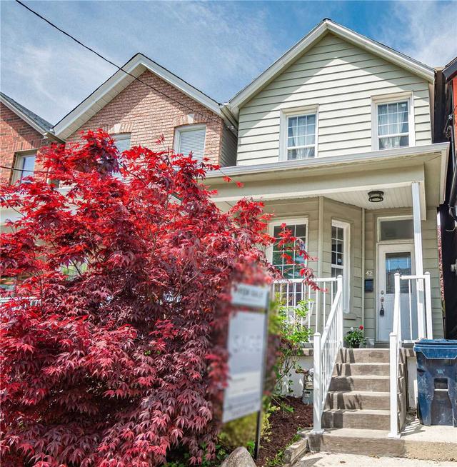 42 Wyndham St, House detached with 3 bedrooms, 2 bathrooms and 2 parking in Toronto ON | Image 1