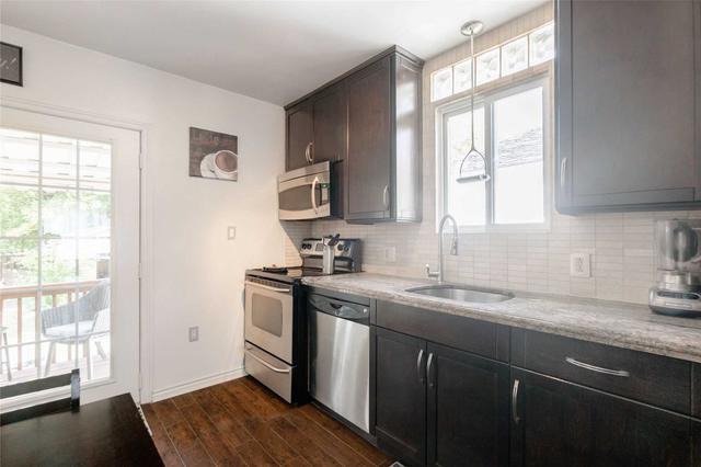 134 East 25th St, House detached with 2 bedrooms, 2 bathrooms and 4 parking in Hamilton ON | Image 3