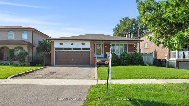 45 Sandale Gdns, House detached with 3 bedrooms, 2 bathrooms and 5 parking in Toronto ON | Image 1