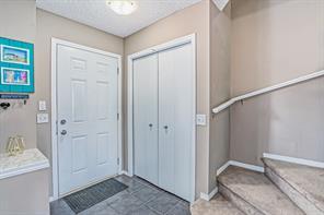 145 Elgin Meadows View Se, Home with 3 bedrooms, 2 bathrooms and 4 parking in Calgary AB | Image 13