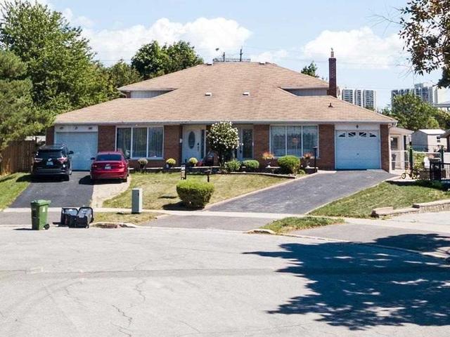 15 Foxhound Crt, House semidetached with 3 bedrooms, 3 bathrooms and 4 parking in Toronto ON | Image 1