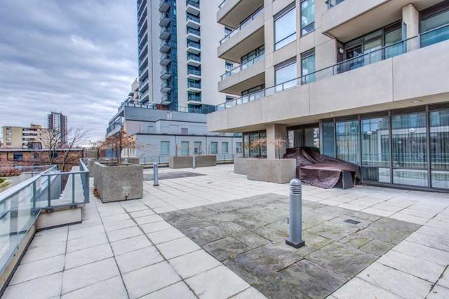 1305 - 500 St Clair Ave W, Condo with 2 bedrooms, 2 bathrooms and 1 parking in Toronto ON | Image 8