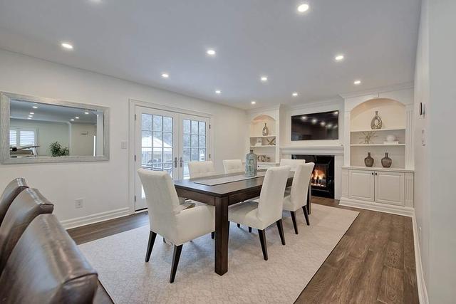 160 Aintree Terr, House detached with 4 bedrooms, 5 bathrooms and 8 parking in Oakville ON | Image 3