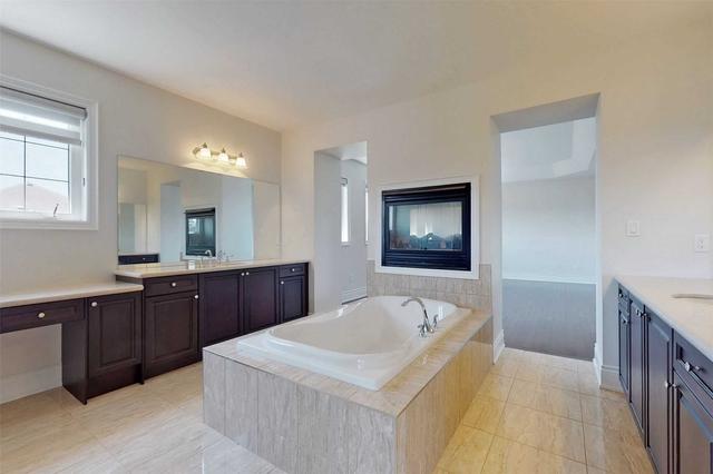 2 Virtue Cres, House detached with 4 bedrooms, 4 bathrooms and 7 parking in Vaughan ON | Image 20