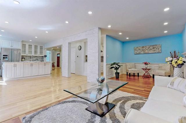 85 Park Cres, House detached with 4 bedrooms, 4 bathrooms and 6 parking in Richmond Hill ON | Image 24