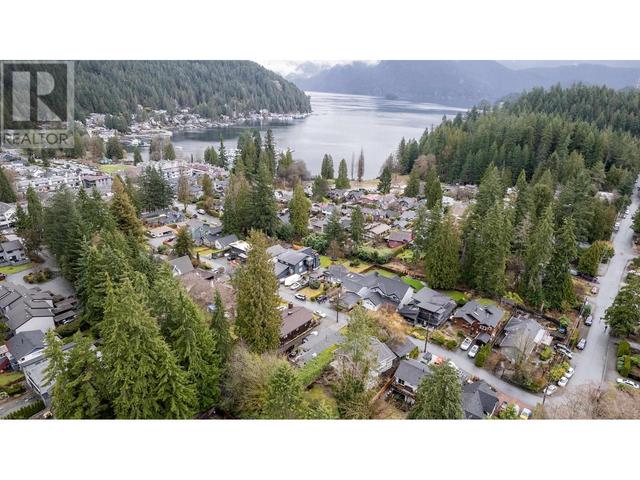 1943 Panorama Drive, House detached with 2 bedrooms, 1 bathrooms and 2 parking in North Vancouver BC | Image 30