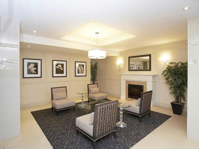 809 - 240 Scarlett Rd, Condo with 2 bedrooms, 1 bathrooms and 1 parking in Toronto ON | Image 23