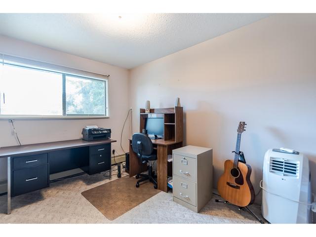 18136 61a Avenue, House detached with 4 bedrooms, 2 bathrooms and 6 parking in Surrey BC | Image 29