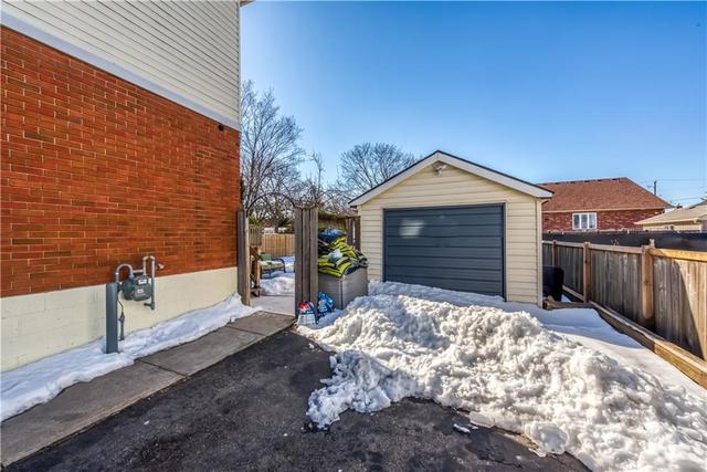126 Erin Avenue, House detached with 5 bedrooms, 2 bathrooms and 8 parking in Hamilton ON | Image 4