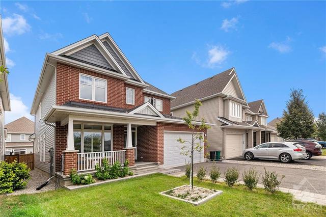 692 Willowmere Way, House detached with 4 bedrooms, 3 bathrooms and 4 parking in Ottawa ON | Image 2