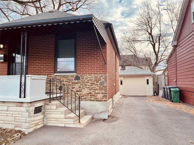 876 Atwater Ave, House detached with 3 bedrooms, 2 bathrooms and 5 parking in Mississauga ON | Image 12