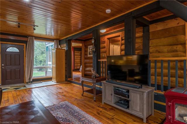 91 East Beehive Road, House detached with 4 bedrooms, 2 bathrooms and null parking in Kawartha Lakes ON | Image 17