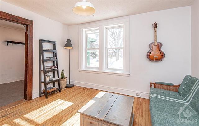981 Gladstone Avenue, Townhouse with 2 bedrooms, 1 bathrooms and 2 parking in Ottawa ON | Image 3