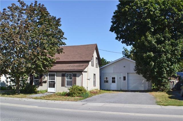 205 Belleville Road, House detached with 2 bedrooms, 2 bathrooms and 3 parking in Greater Napanee ON | Image 2
