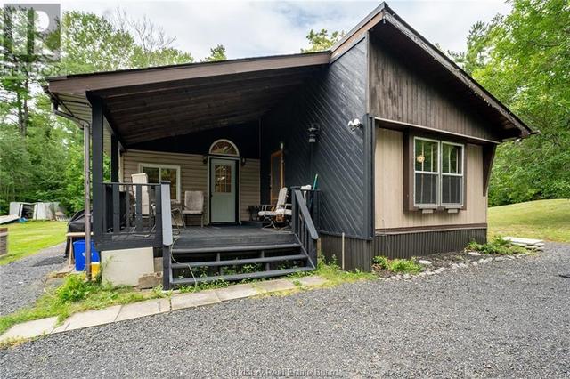294 Whippoorwill, Home with 3 bedrooms, 2 bathrooms and null parking in French River ON | Image 4