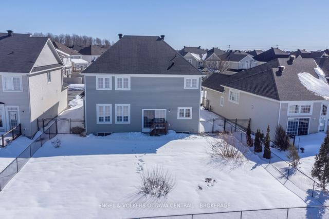 828 Kilbirnie Dr, House detached with 4 bedrooms, 4 bathrooms and 4 parking in Ottawa ON | Image 32
