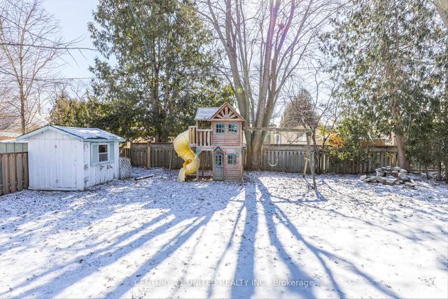 227 Lee St, House detached with 3 bedrooms, 2 bathrooms and 4 parking in Peterborough ON | Image 31