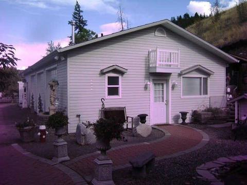 7295 Barnhartvale Rd, House detached with 3 bedrooms, 4 bathrooms and 9 parking in Kamloops BC | Card Image