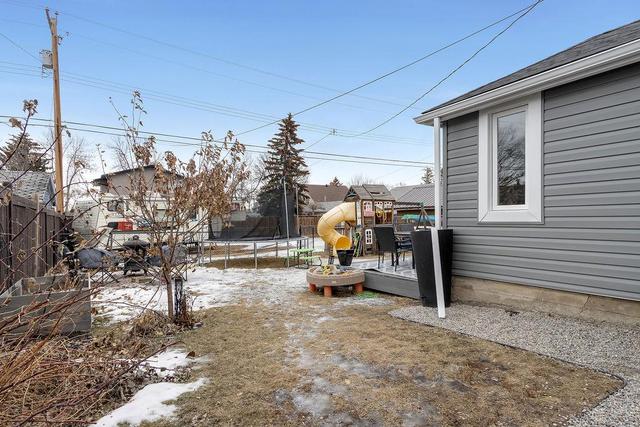 330 3 Avenue Se, House detached with 2 bedrooms, 1 bathrooms and 4 parking in Calgary AB | Image 27