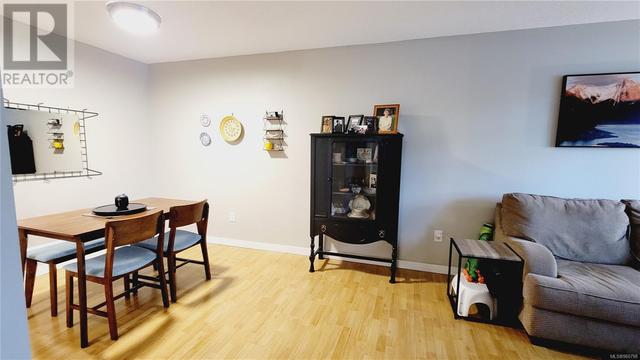 202 - 175 Centennial Dr, Condo with 2 bedrooms, 1 bathrooms and 2 parking in Courtenay BC | Image 3