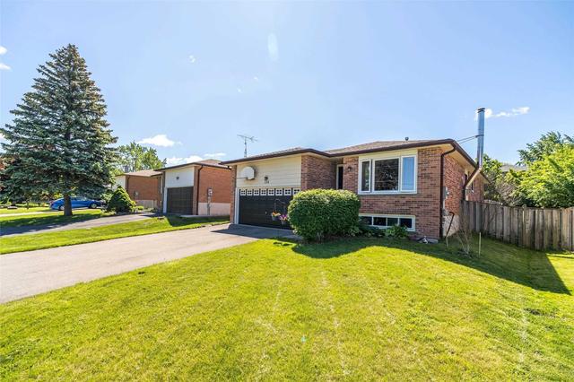 334 London Rd, House detached with 3 bedrooms, 2 bathrooms and 5 parking in Newmarket ON | Image 12