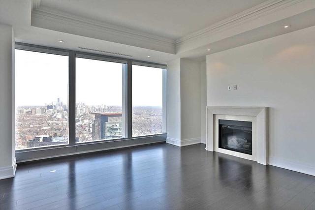 3401 - 50 Yorkville Ave, Condo with 2 bedrooms, 3 bathrooms and 2 parking in Toronto ON | Image 7