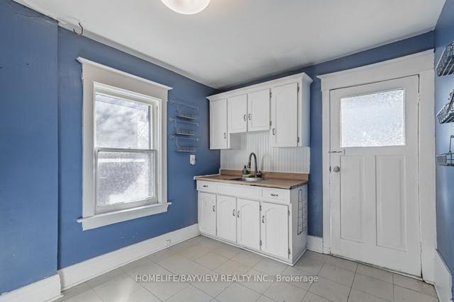 1024 Dovercourt Rd, House semidetached with 3 bedrooms, 3 bathrooms and 0 parking in Toronto ON | Image 38