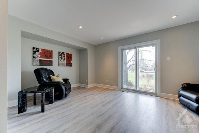 g - 320 Boudreau Street, Townhouse with 3 bedrooms, 3 bathrooms and 2 parking in Ottawa ON | Image 7
