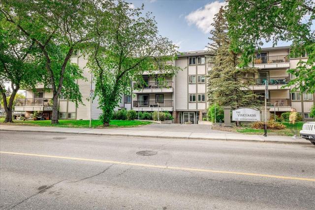 108 - 130 25 Avenue Sw, Condo with 2 bedrooms, 1 bathrooms and 1 parking in Calgary AB | Image 1