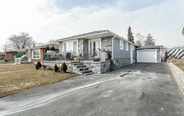 475 Silverstone Dr, House detached with 3 bedrooms, 3 bathrooms and 5 parking in Toronto ON | Image 12