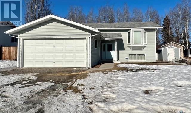 193 Vickers Crescent, House detached with 4 bedrooms, 2 bathrooms and null parking in Air Ronge SK | Image 1