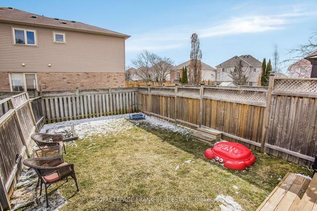 70 Pinebrook Cres, House attached with 3 bedrooms, 2 bathrooms and 3 parking in Whitby ON | Image 29