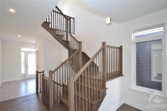 302 Chamomile Way, House detached with 4 bedrooms, 3 bathrooms and 4 parking in Ottawa ON | Image 17