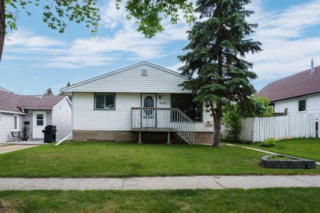 5319 55 Street, House detached with 5 bedrooms, 2 bathrooms and 2 parking in Camrose AB | Image 1