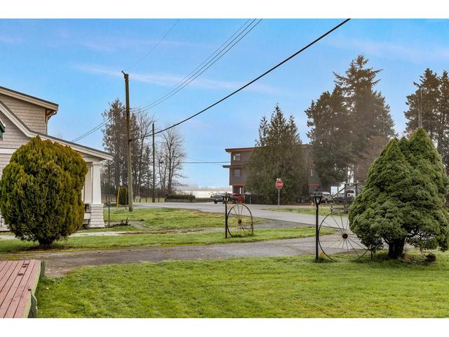 35087 North Sward Road, House detached with 3 bedrooms, 2 bathrooms and 3 parking in Fraser Valley F BC | Image 3