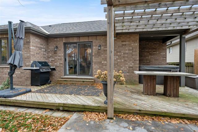 44 Wintergreen Cres, House detached with 2 bedrooms, 3 bathrooms and 6 parking in Norfolk County ON | Image 11