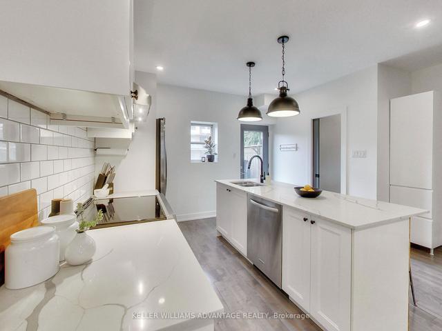 12 Ridley Gdns, House semidetached with 3 bedrooms, 3 bathrooms and 0 parking in Toronto ON | Image 7