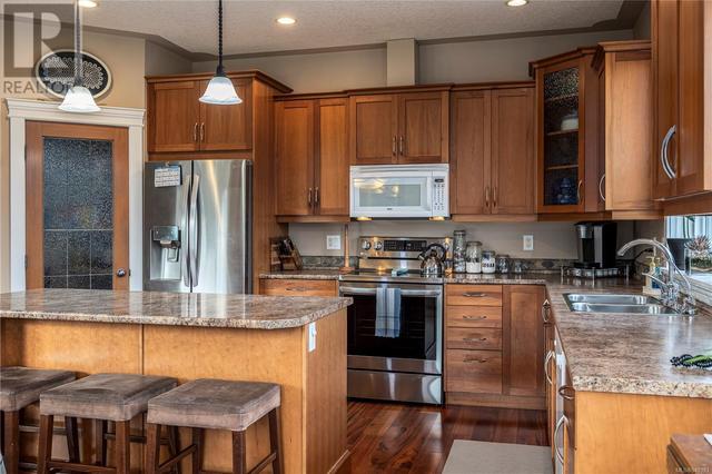 475 8th St, House detached with 6 bedrooms, 4 bathrooms and 8 parking in Nanaimo BC | Image 15