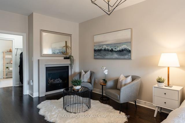 66 Lobo Mews, House attached with 3 bedrooms, 2 bathrooms and 2 parking in Toronto ON | Image 24