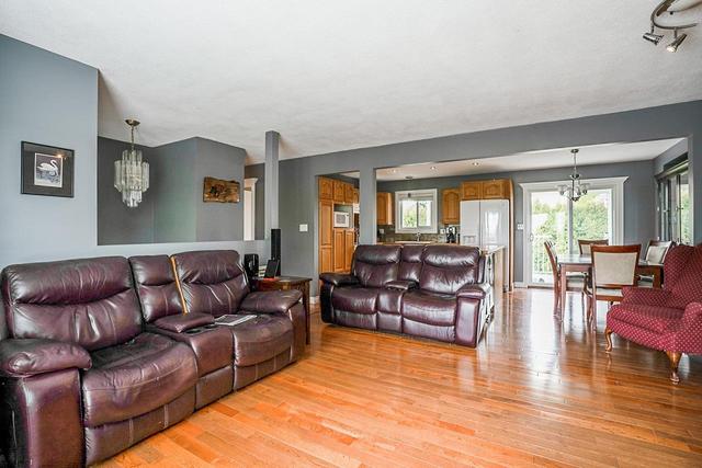 26515 28 Avenue, House detached with 3 bedrooms, 3 bathrooms and 3 parking in Langley BC | Image 4