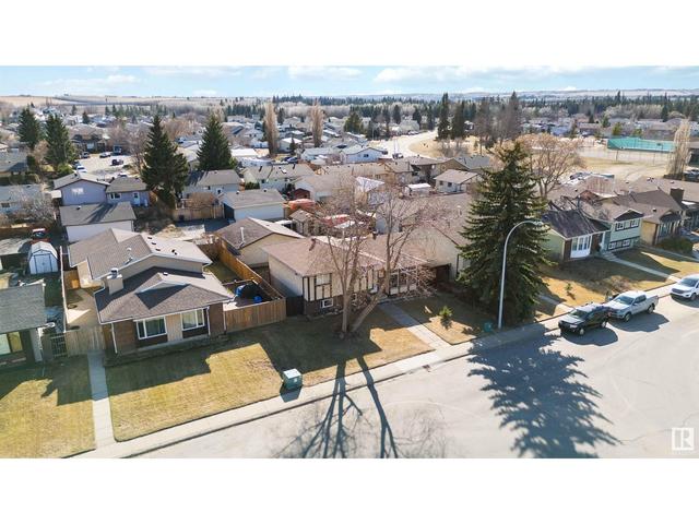 4635 44 Av, House detached with 5 bedrooms, 2 bathrooms and null parking in Gibbons AB | Image 15