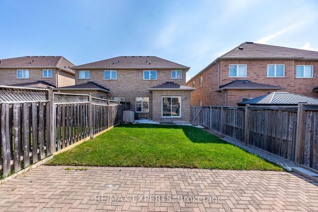 54 Mediterra Dr, House semidetached with 3 bedrooms, 3 bathrooms and 3 parking in Vaughan ON | Image 21