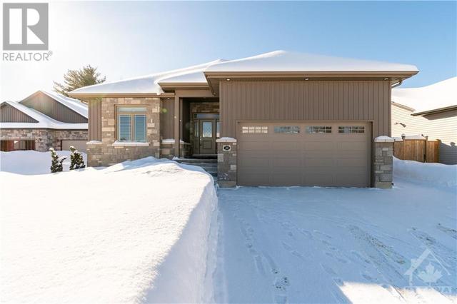 20 Marquis Drive, House detached with 3 bedrooms, 2 bathrooms and 6 parking in Petawawa ON | Image 11