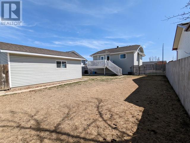 2304 7 Avenue Ne, House detached with 3 bedrooms, 2 bathrooms and 3 parking in Medicine Hat AB | Image 34